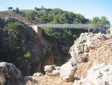 Κρήτη: Συναγερμός για κοπέλα που έπεσε σε φαράγγι